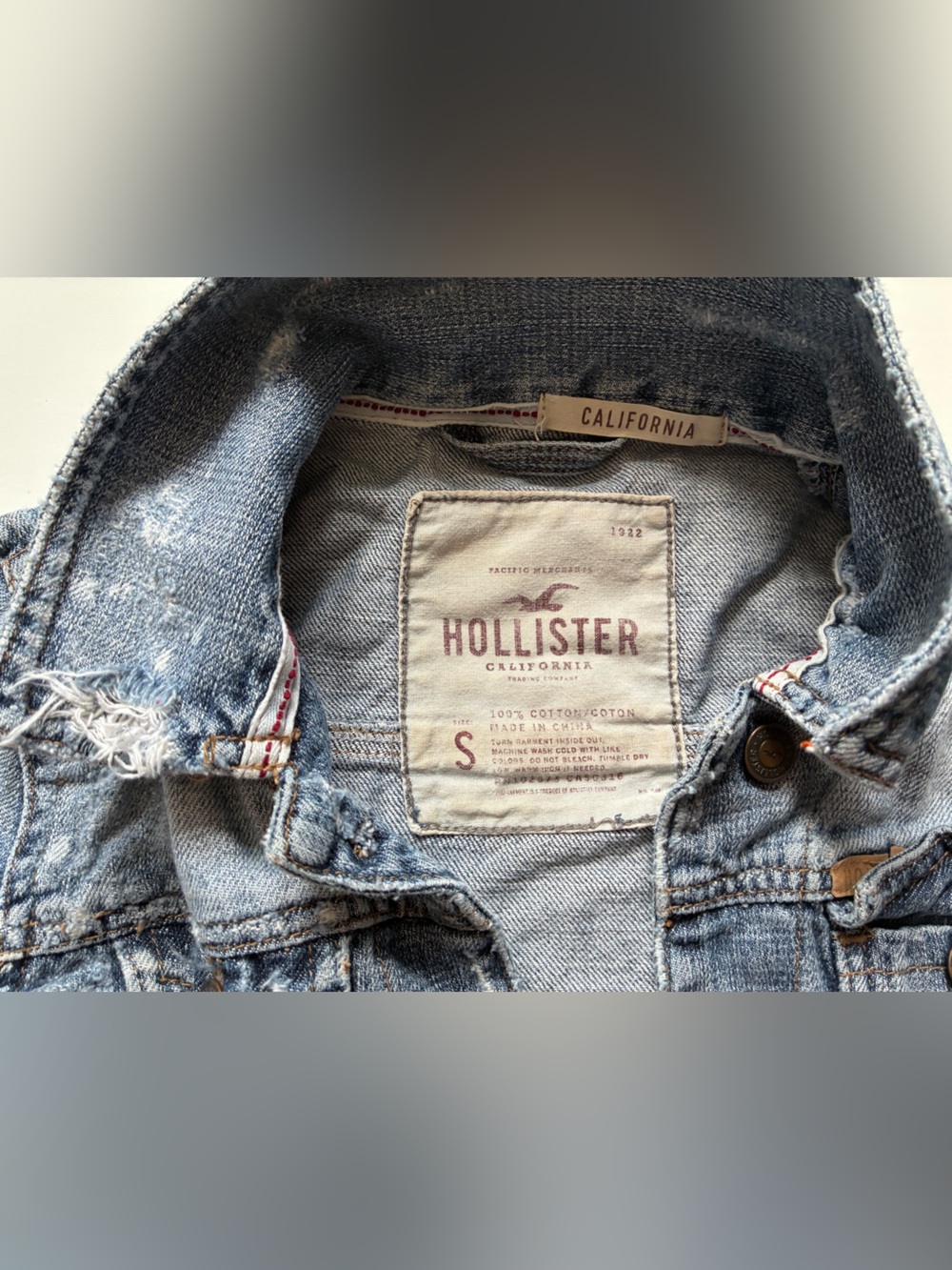 Hollister Light Blue Distressed Denim Jacket - Size Small - Picture 3 of 6